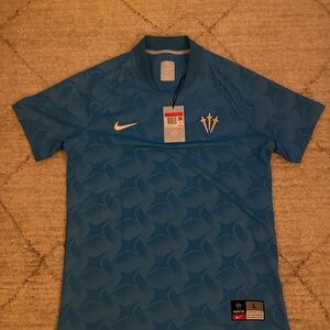 Nike NOCTA Turks and Caicos Soccer Jersey Blue Glow DR2616-450 Men’s Size Large